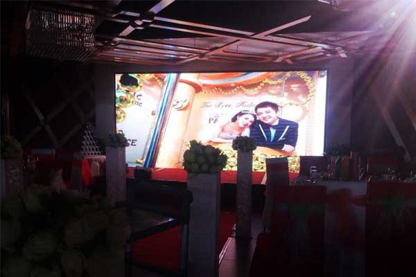 澳瀾閣酒店餐廳舞臺背景室內(nèi)P5全彩